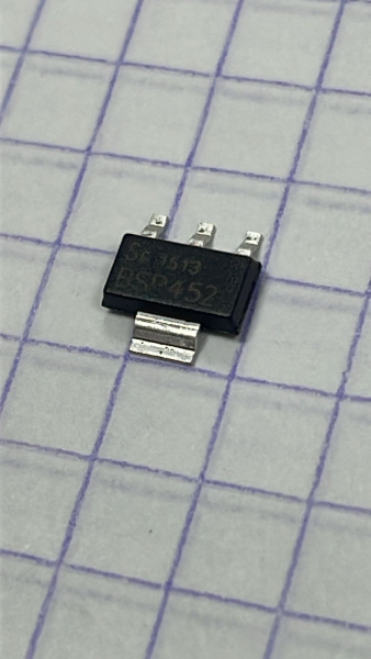 56513